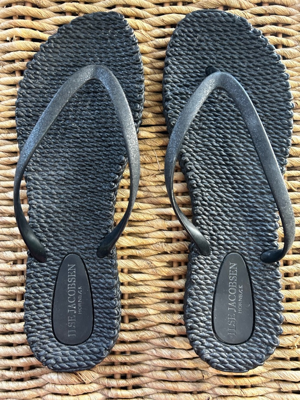 Ilse Jacobsen Women’s Black Flip Flops With Sparkle Straps Size 11